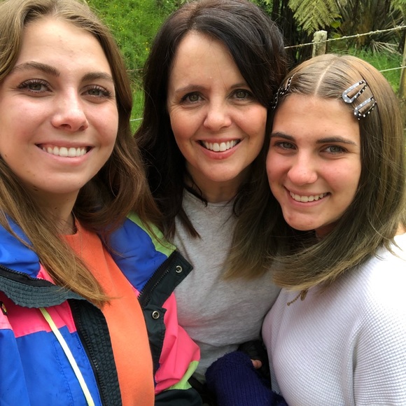 Meet your Posher, Leila - Picture 3 of 4